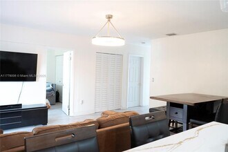 13005 SW 51st St in Miami, FL - Building Photo - Building Photo