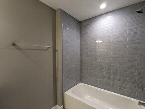 3935 N Janssen Ave, Unit #3935-GDN in Chicago, IL - Building Photo - Building Photo