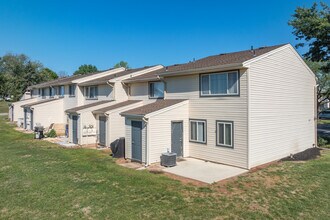 Rolling Hills Apartments in York, PA - Foto de edificio - Building Photo