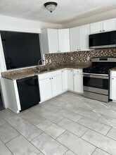 278 Shaded Oaks Ln SE in Marietta, GA - Foto de edificio - Building Photo