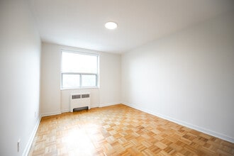 1017 Woodbine in Toronto, ON - Building Photo - Building Photo