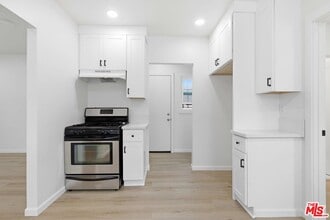 580 W 15th St in Los Angeles, CA - Building Photo - Building Photo