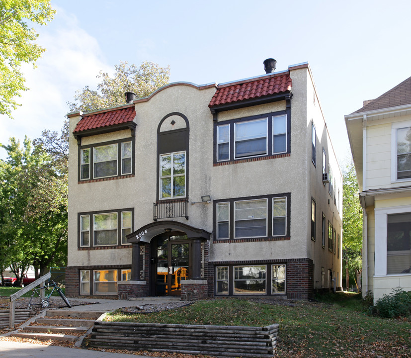 2204 Emerson Ave N in Minneapolis, MN - Building Photo