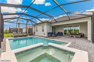 15907 Sugar Hl Dr in Punta Gorda, FL - Building Photo