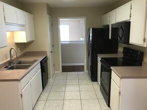 223 Longleaf Cir in Pooler, GA - Building Photo - Building Photo