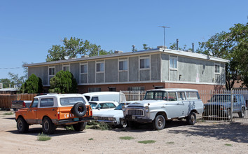 3409 Thaxton Ave SE in Albuquerque, NM - Building Photo - Building Photo