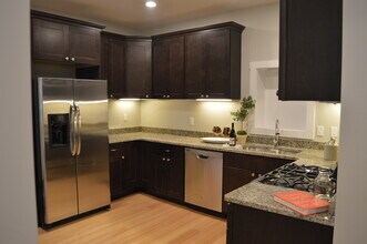 18 W Market St, Unit 203 in Corning, NY - Foto de edificio - Building Photo