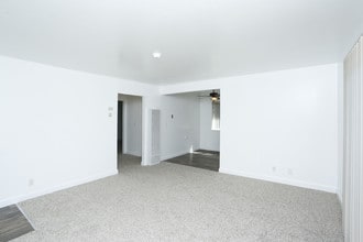 Calaveras Corners/Calaveras Heights/Driftwood in Milpitas, CA - Building Photo - Interior Photo