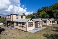 212 Madison Ave in Daytona Beach, FL - Foto de edificio - Building Photo