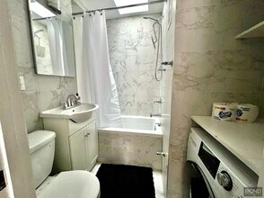 237 Sullivan St in Manhattan, NY - Building Photo - Building Photo