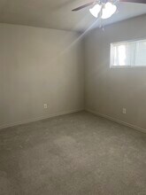 2113 Raspberry Ln in Pasadena, TX - Foto de edificio - Building Photo