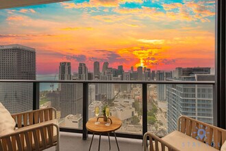 601 NE 1st Ave in Miami, FL - Building Photo - Building Photo