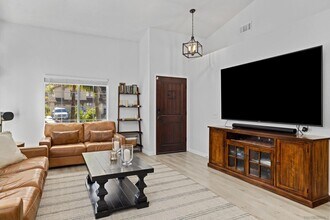 286 Glendale Ave in San Marcos, CA - Building Photo - Building Photo