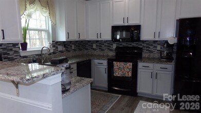 10418 Glenmeade Rd in Cornelius, NC - Building Photo - Building Photo