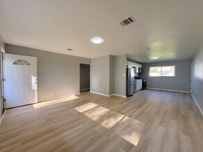 5200 Mapleridge Dr in Columbus, OH - Foto de edificio - Building Photo