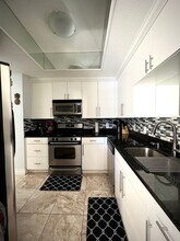 260 E Flamingo Rd in Las Vegas, NV - Building Photo - Building Photo