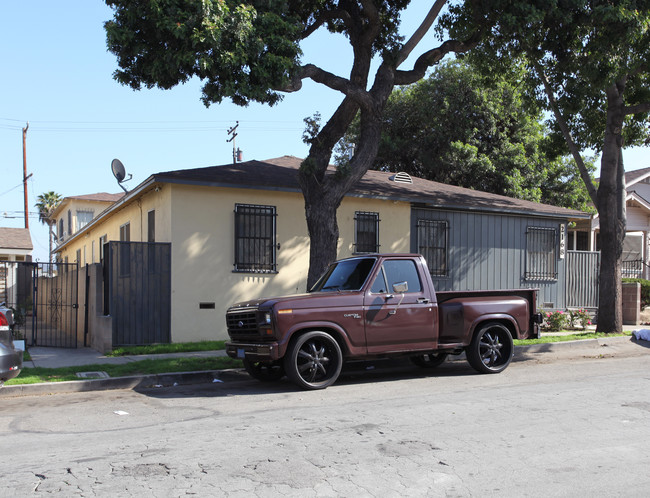 2168 Locust Ave in Long Beach, CA - Foto de edificio - Building Photo