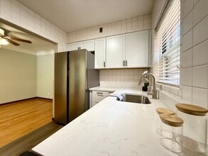 6449 Nottingham Ave, Unit 1E in St. Louis, MO - Building Photo - Building Photo