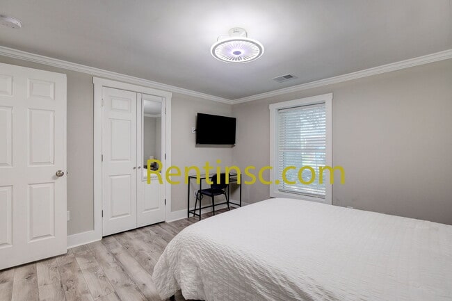property at 1004 Pine St