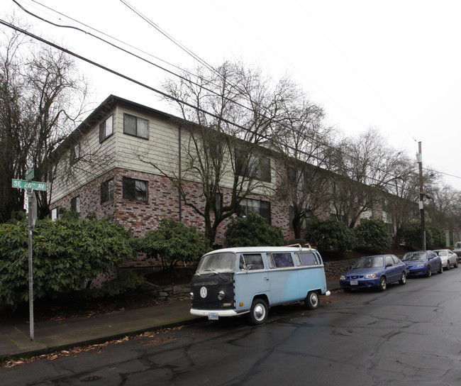 Laurel Park East in Portland, OR - Building Photo - Building Photo