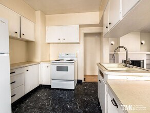 1036-1040 N Ainsworth St-Unit -1036 in Portland, OR - Foto de edificio - Building Photo