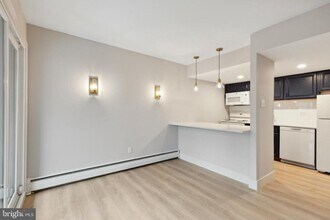 176 W King St in Malvern, PA - Building Photo - Building Photo