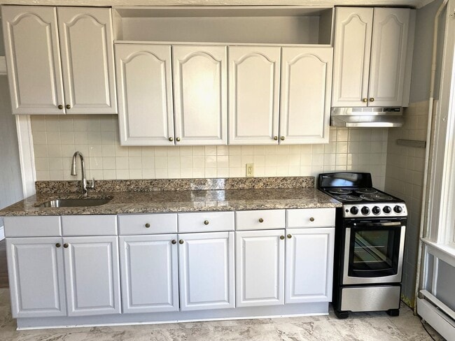 53 Jay St in North Attleborough, MA - Foto de edificio - Building Photo