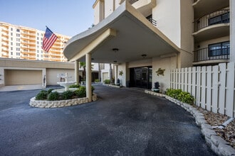 La Mer Condominiums in Daytona Beach Shores, FL - Building Photo - Building Photo