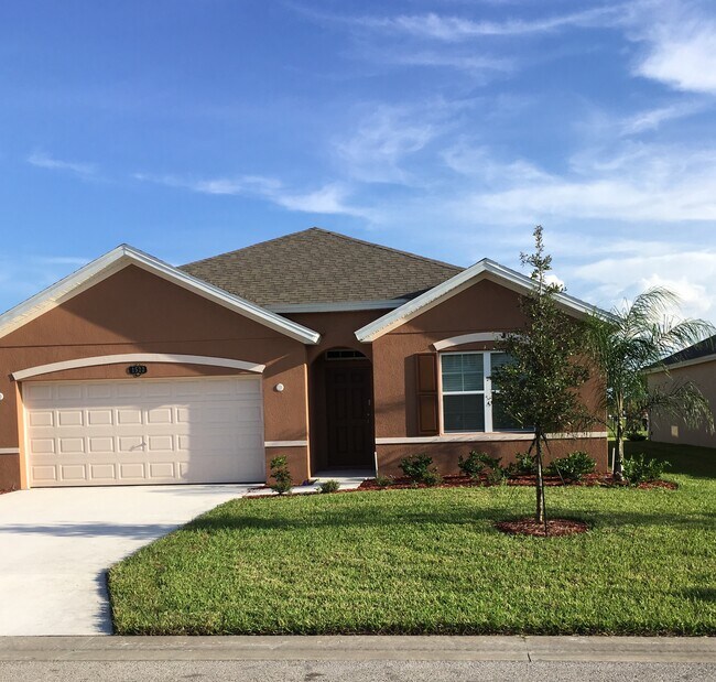 1522 Lexington Square SW in Vero Beach, FL - Foto de edificio - Building Photo