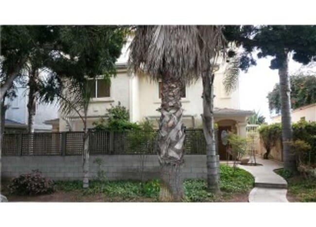 1549 Felspar St in San Diego, CA - Building Photo - Building Photo