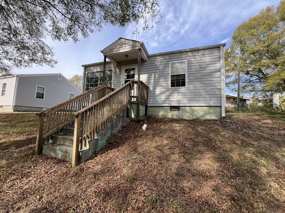 318 Mulberry St in Reidsville, NC - Building Photo