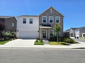 7037 E Cornell Ave in Fresno, CA - Building Photo