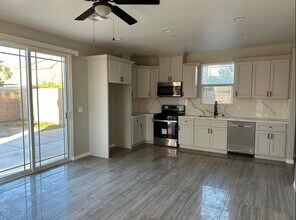 18182 Celsia Pl in Fontana, CA - Building Photo - Building Photo
