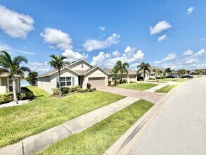 3422 Cancun Ct in Cape Coral, FL - Building Photo - Building Photo