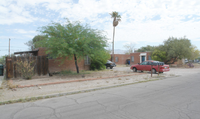 527-535 E Elm St in Tucson, AZ - Foto de edificio - Building Photo