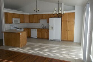 1371 Westwood Dr in Windsor, CO - Building Photo - Building Photo