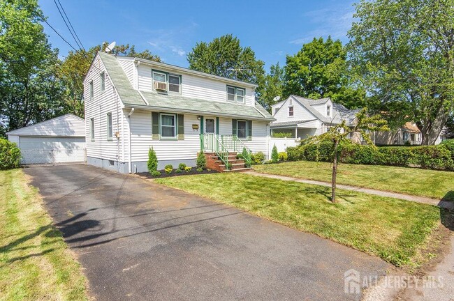 property at 7 Walnut St