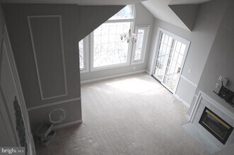 12205 Fairfield House Dr-Unit -611B in Fairfax, VA - Building Photo - Building Photo