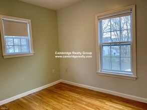 103 Orchard St-Unit -Apt 8 in Somerville, MA - Foto de edificio - Building Photo