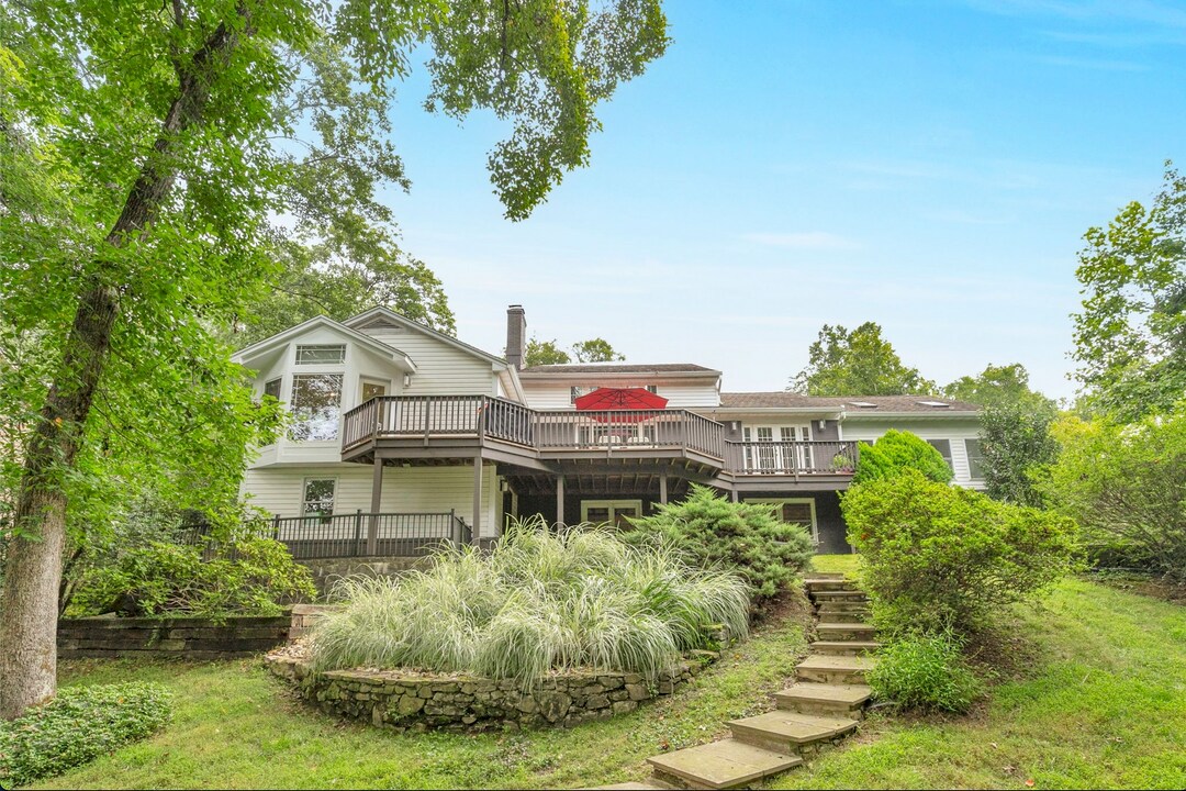 7902 Carteret Rd in Bethesda, MD - Building Photo