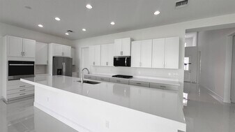 5722 Aleppo Pine Pl in Westlake, FL - Building Photo
