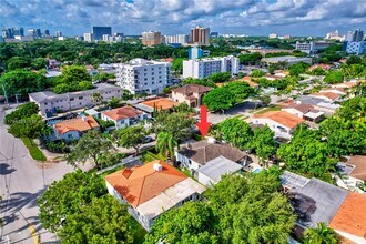 2415 SW 21st Ter in Miami, FL - Building Photo - Building Photo