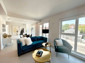 The Zü Apartments in Winnipeg, MB - Building Photo