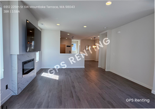 6912 225th St SW in Mountlake Terrace, WA - Foto de edificio - Building Photo
