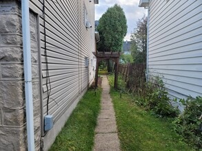 1323 Saint Ann St, Unit 2nd flr in Scranton, PA - Foto de edificio - Building Photo