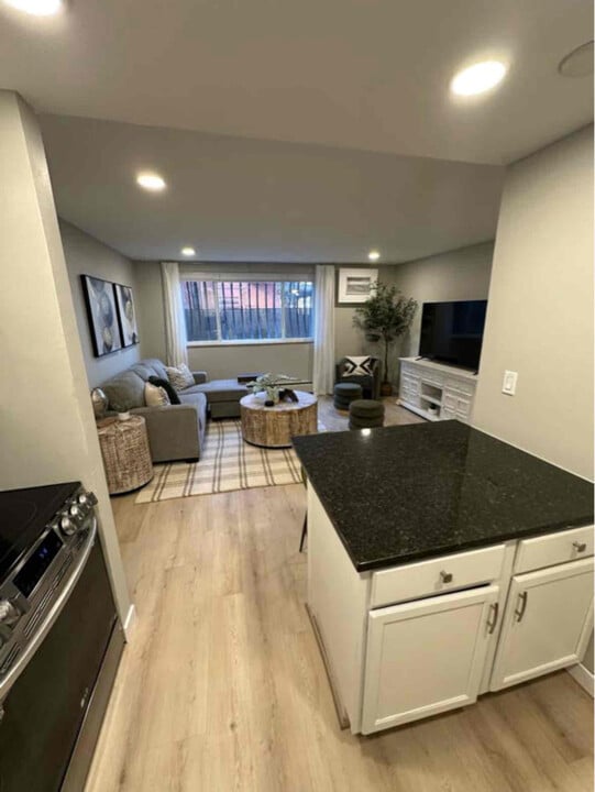 937 Clarkson St in Denver, CO - Building Photo