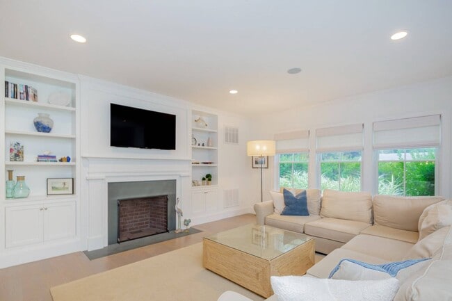 23 Gansett Ln in Amagansett, NY - Building Photo - Building Photo
