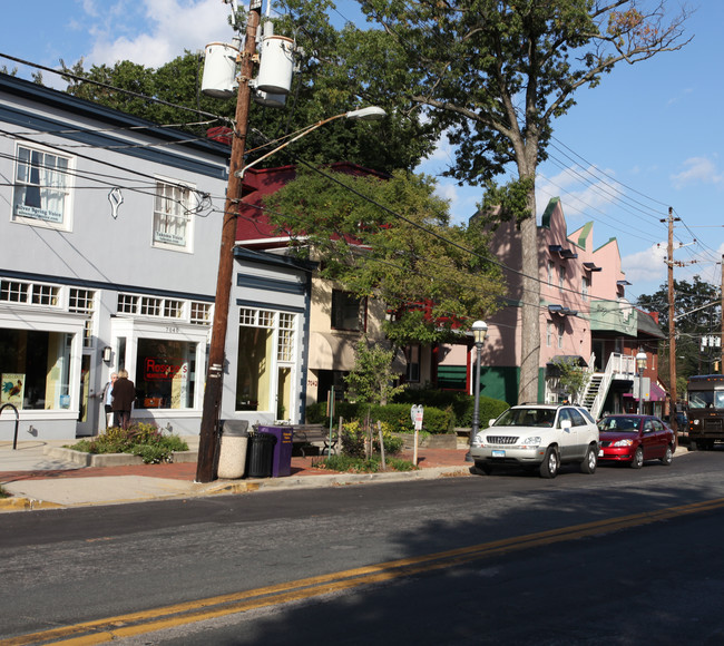 7042-7044 Carroll Ave in Takoma Park, MD - Building Photo - Building Photo