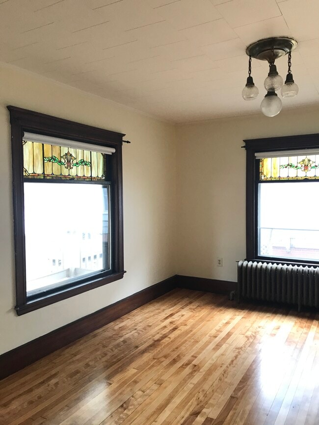 9 Grasmere Rd, Unit 1 in Portland, ME - Building Photo - Building Photo