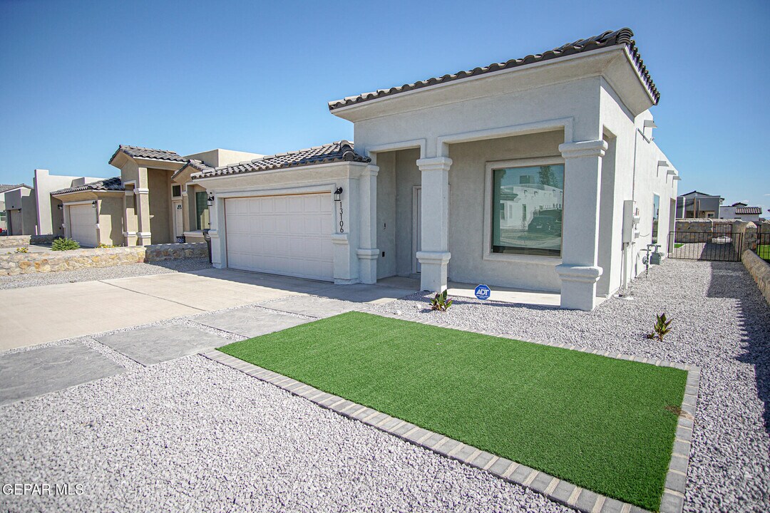 13106 Cleethorpes St in El Paso, TX - Building Photo
